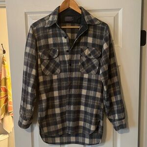 Vintage Pendleton Wool Button Up Women’s size M